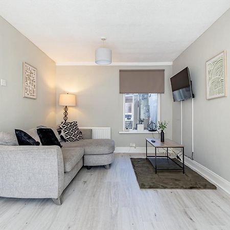 Snug Central Belfast Home, 2 Minutes From Ormeau Park! 외부 사진