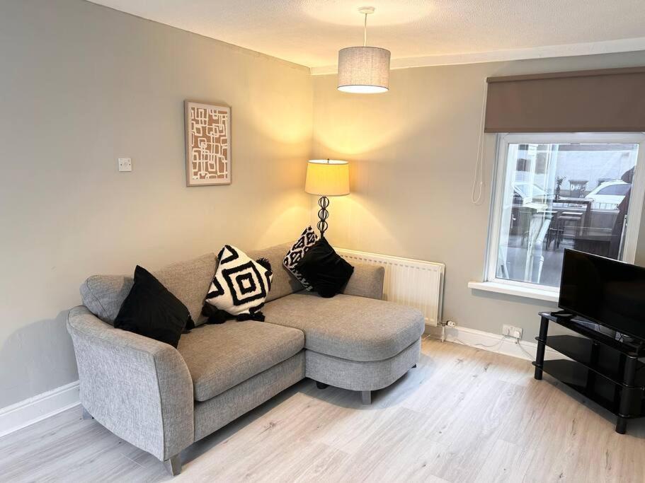 Snug Central Belfast Home, 2 Minutes From Ormeau Park! 외부 사진