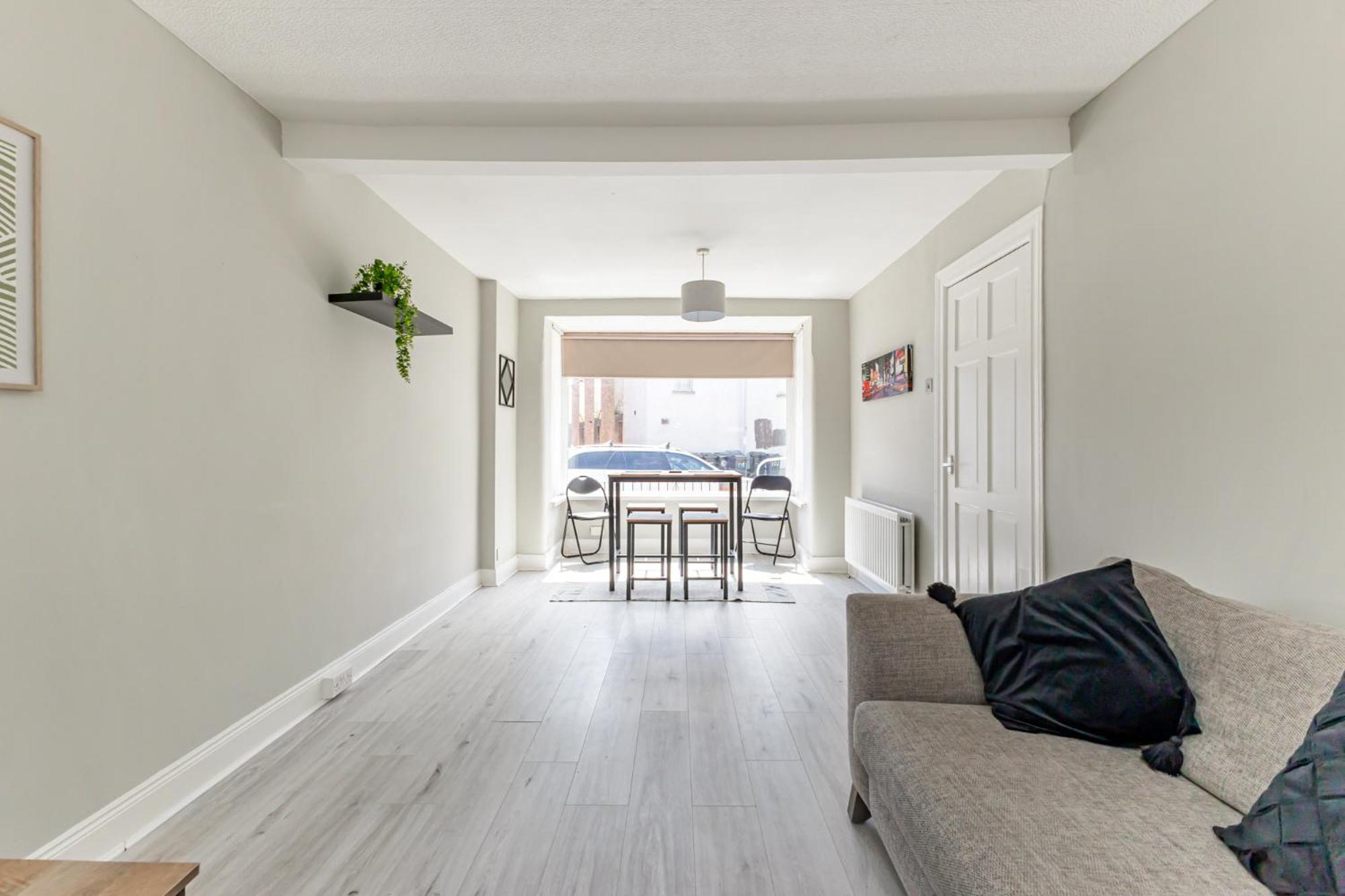 Snug Central Belfast Home, 2 Minutes From Ormeau Park! 외부 사진