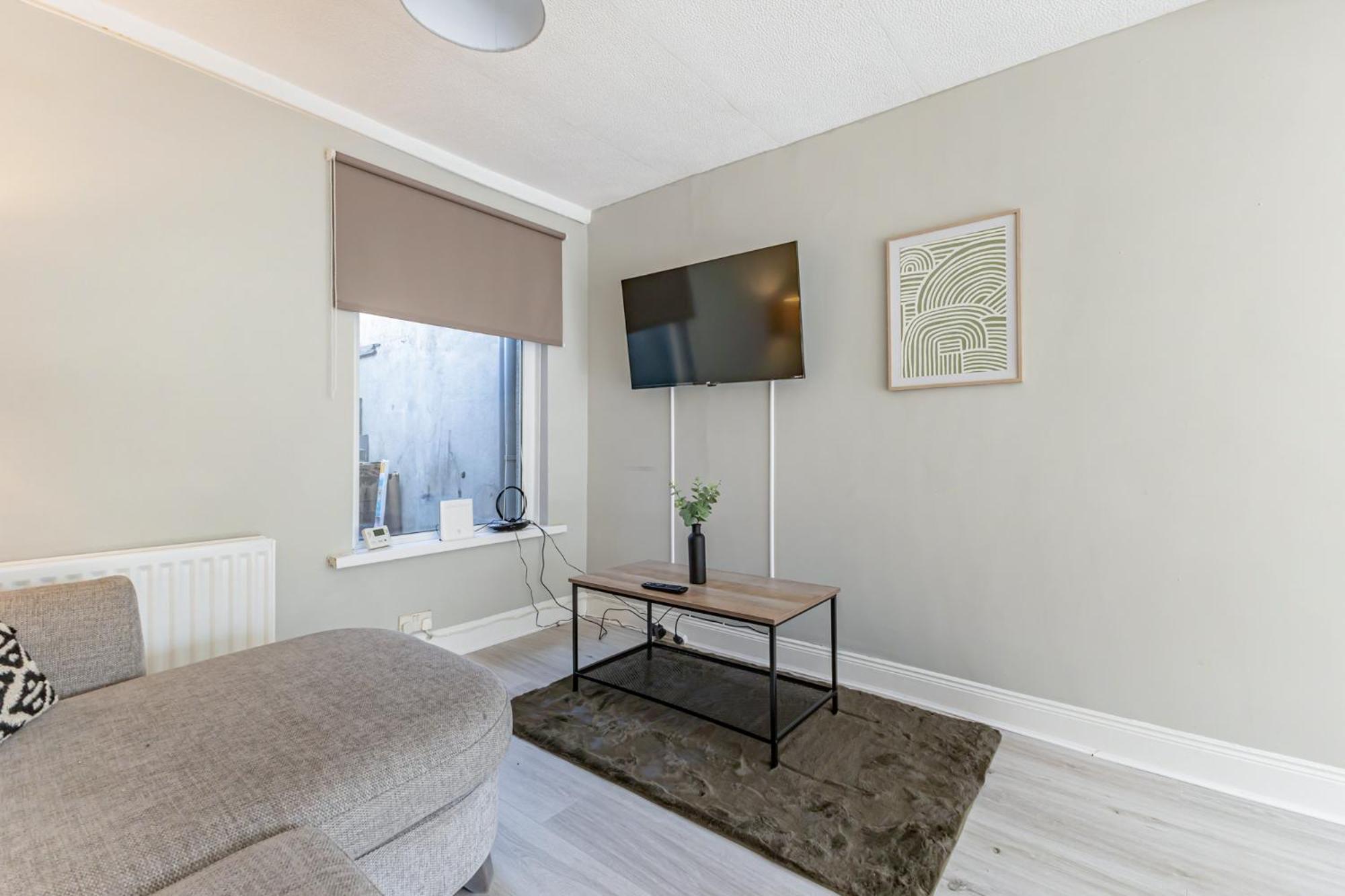Snug Central Belfast Home, 2 Minutes From Ormeau Park! 외부 사진